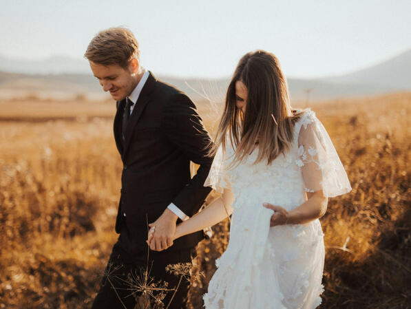 "Each page, a new hug from our friends and family. Absolutely amazing!" - Mia & Jordan